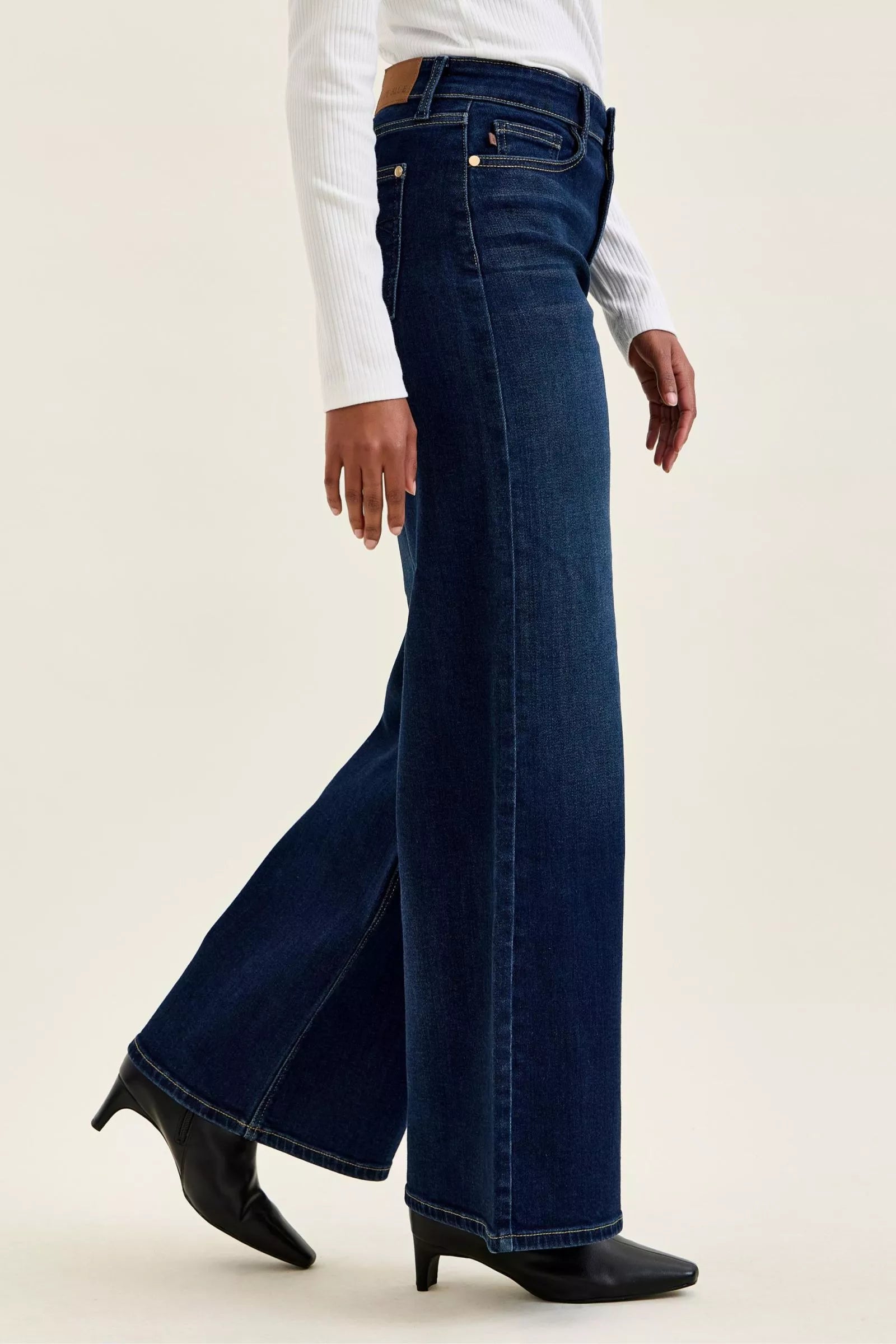 c2eb4c9d-47eb-4666-83d4-a7ac74490f58-Max-Origin